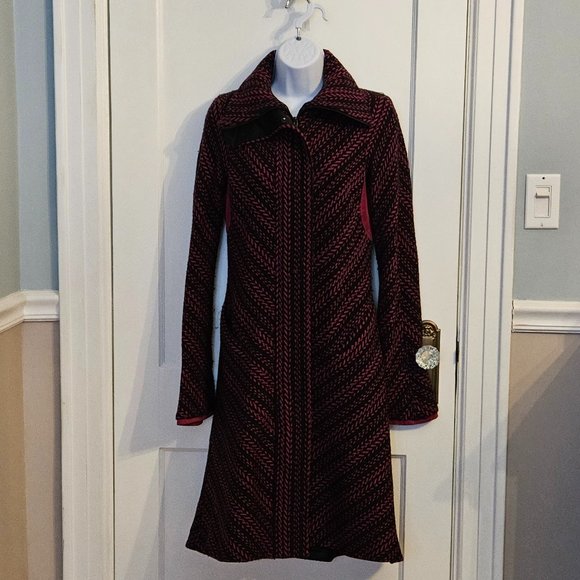 Diane von Furstenberg (DVF) Coat, Fuchsia & Black Print - Picture 2 of 11